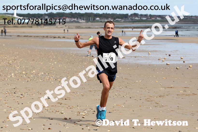 Pier to Pier, South Shields to Roker. Photo: David T. Hewitson/Sports for All Pics